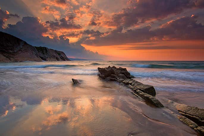 Atardecer en los acantilados de Zumaia