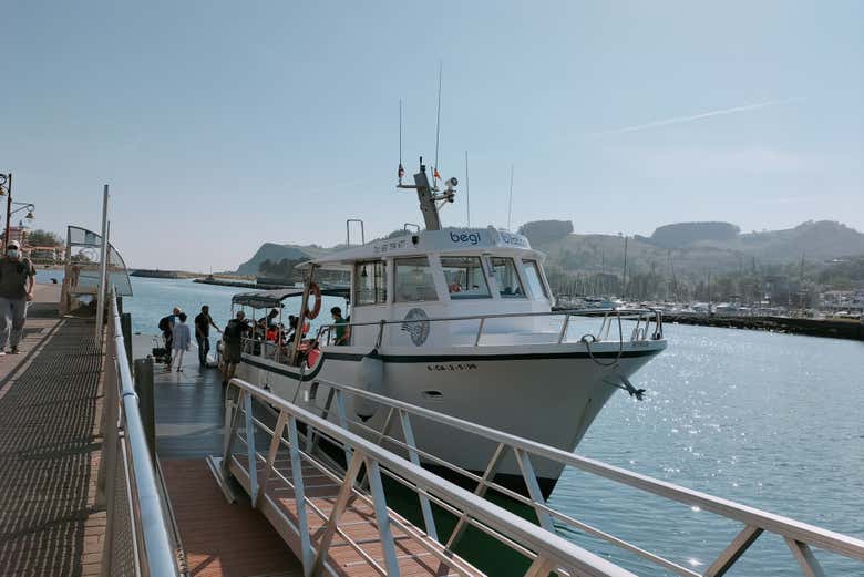 Barco desde Guetaria