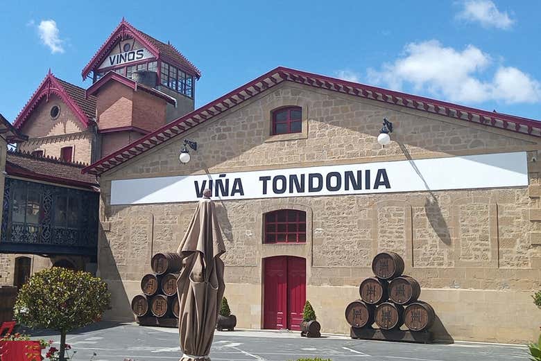 Fachada de las bodegas Viña Tondonia