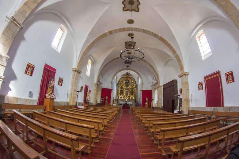 Interior da igreja de Santa María
