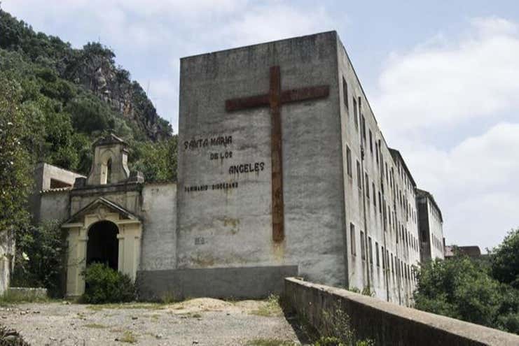 Entrada al monasterio