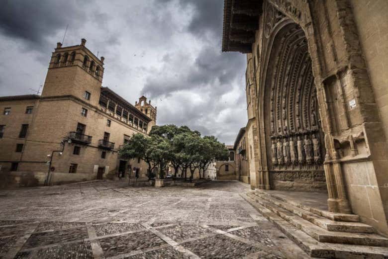 Il portico della Cattedrale di Huesca