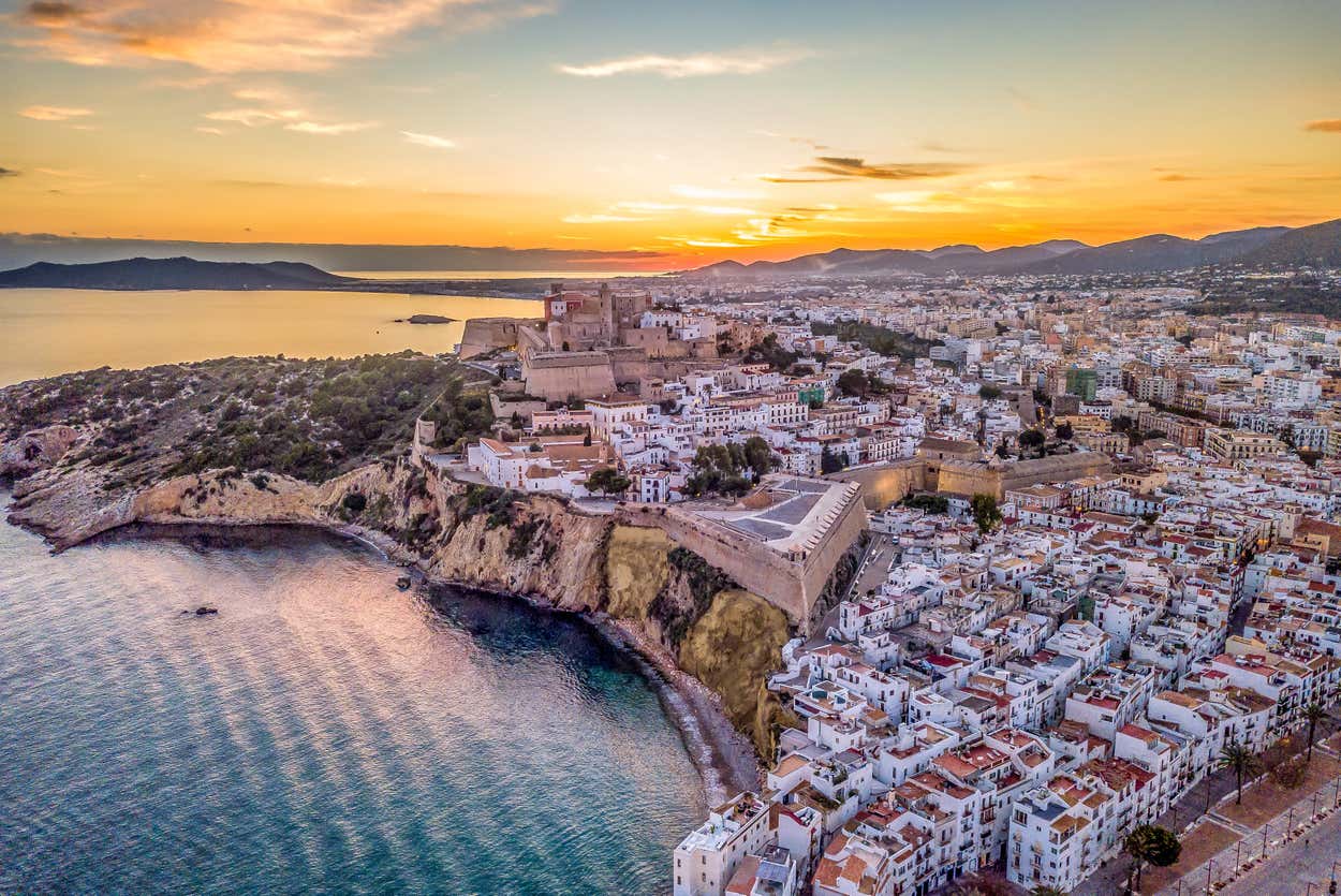 Tour de Ibiza al completo