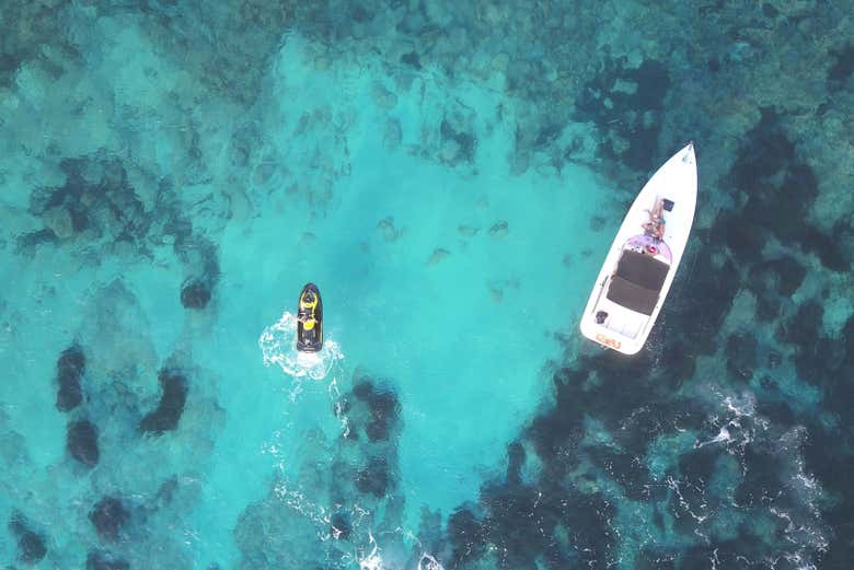Las aguas de Ibiza destacan por su color turquesa