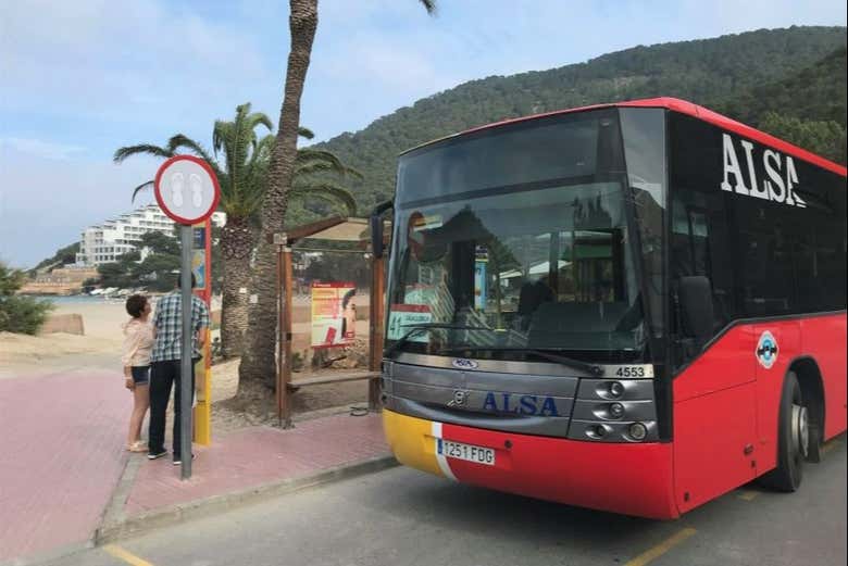 L'autobus a una delle fermate