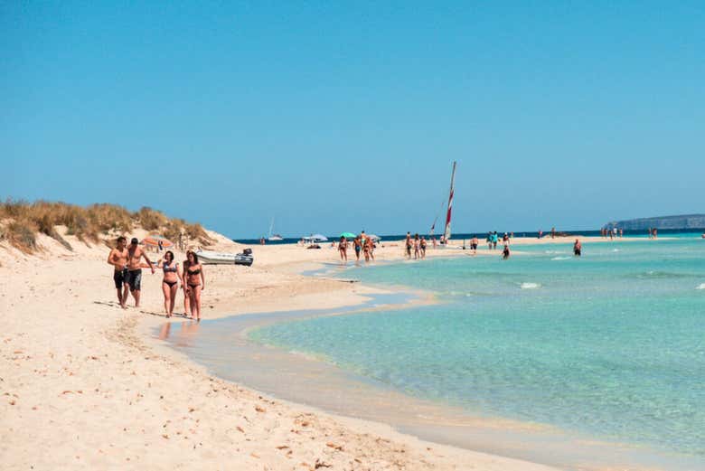 Passeggiando sulla spiaggia di Formentera