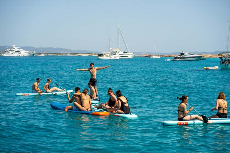 Podréis hacer paddle surf en las aguas de Formentera