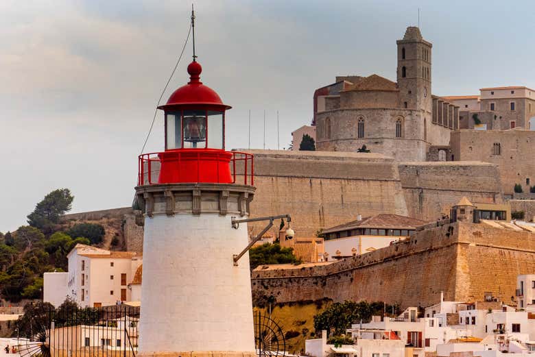 Panorâmica do centro antigo de Ibiza