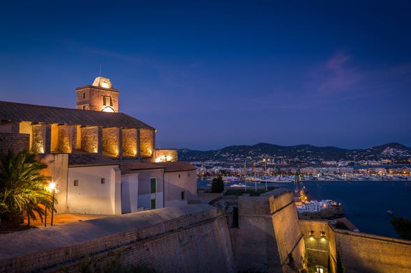Tour nocturno por Ibiza ciudad y Dalt Vila
