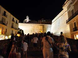 Subindo a Dalt Vila