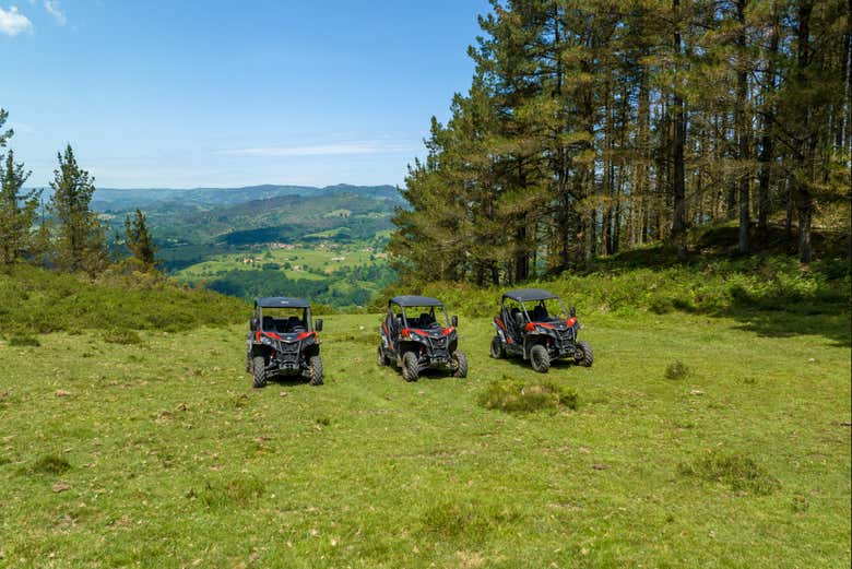Atravesando los verdes paisajes de Piloña con los buggies