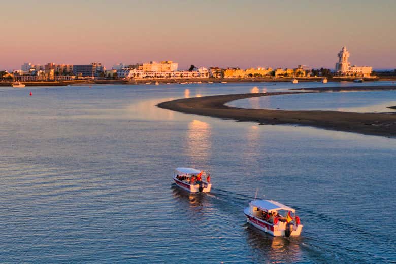 In barca al calare del sole