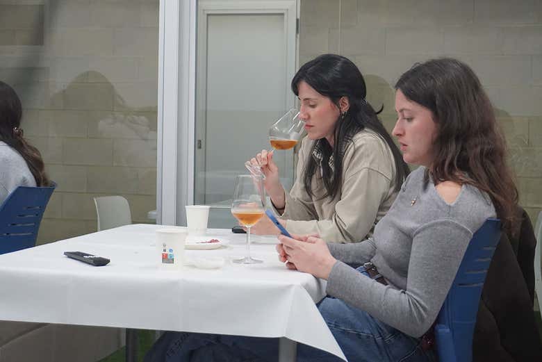 Durante la cata de cervezas 