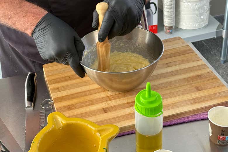Emulsión del ajo con la técnica tradicional