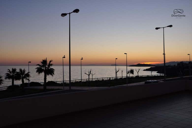 El atardecer cayendo sobre las aguas de Isla Plana