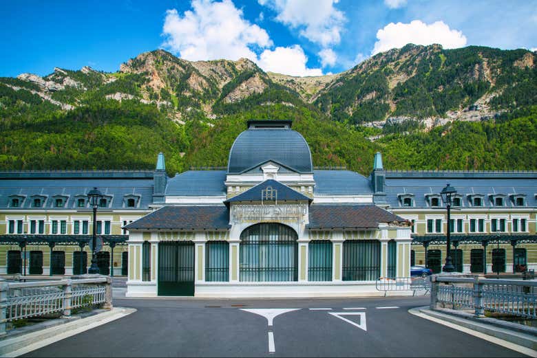 Canfranc, una de las estaciones de tren más bellas de España