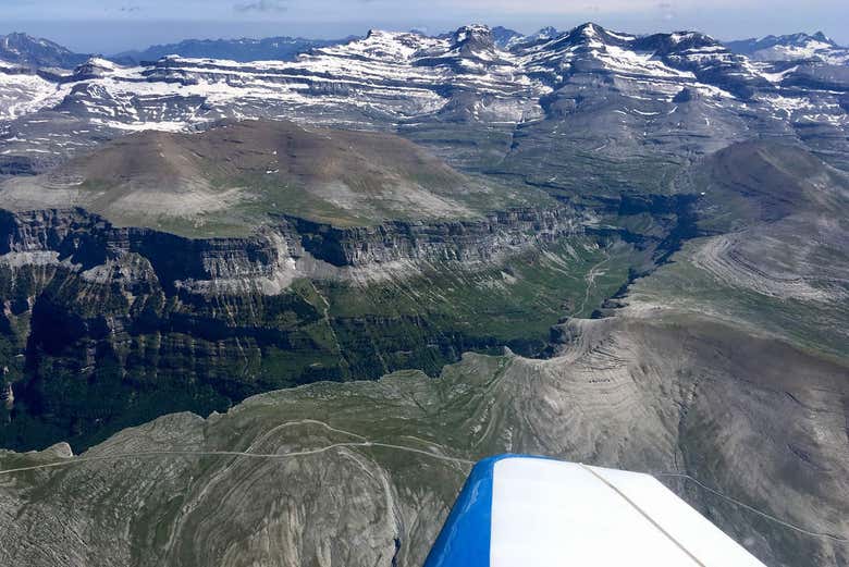 Survol des montagnes