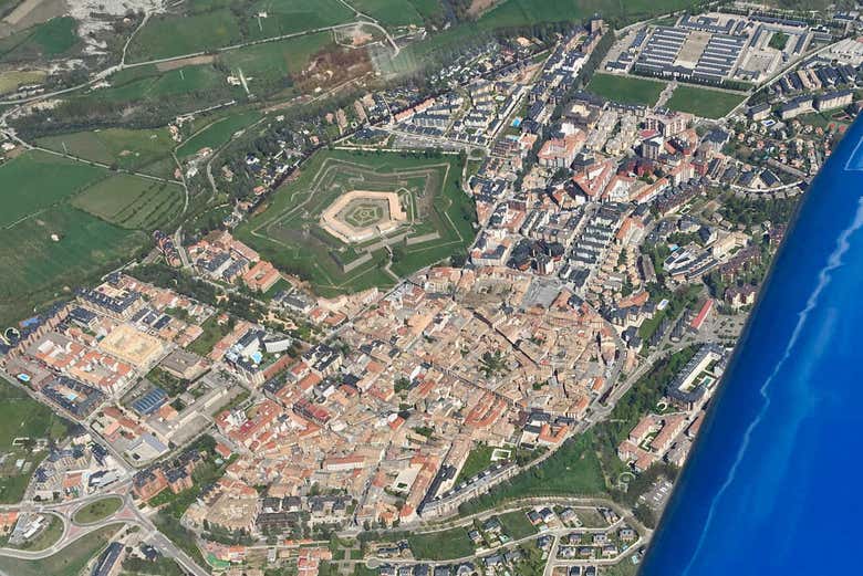 Vol au-dessus la Citadelle de Jaca