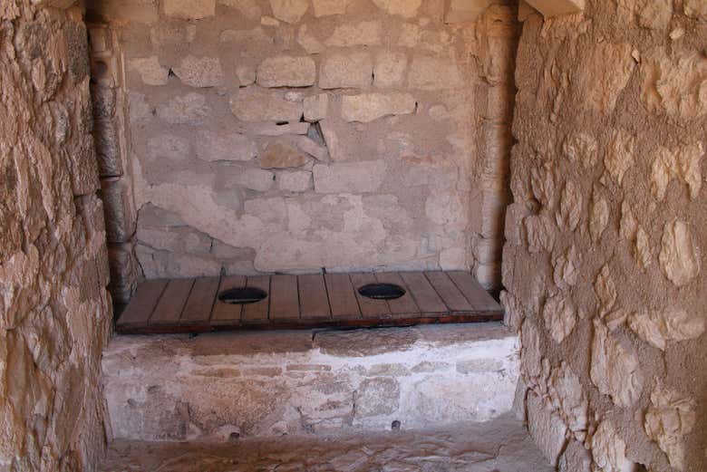 Latrinas do Castelo de Santa Catalina
