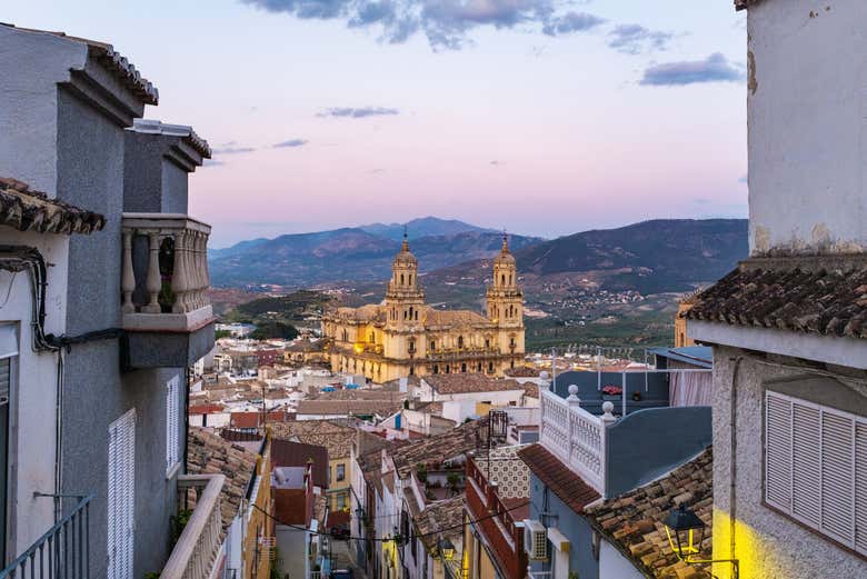 Vista de Jaén al caer la noche