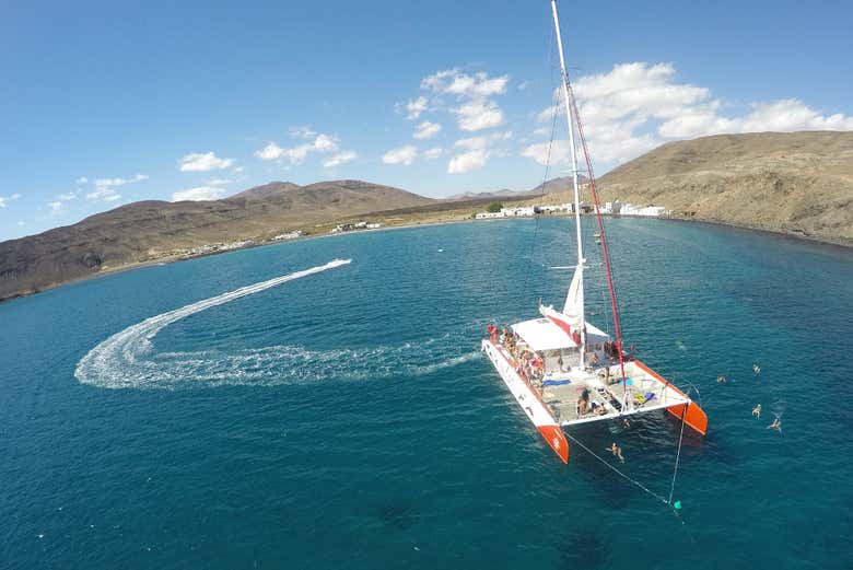 Catamarán por las costas majoreras