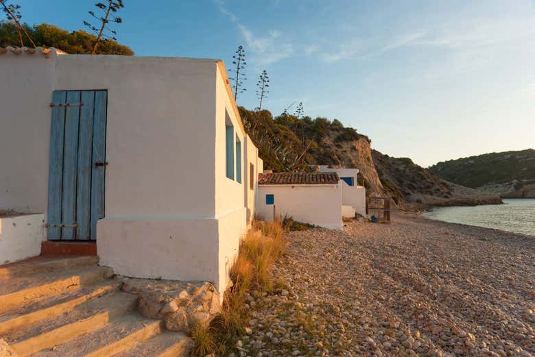 Maison de pêcheurs à porte bleue