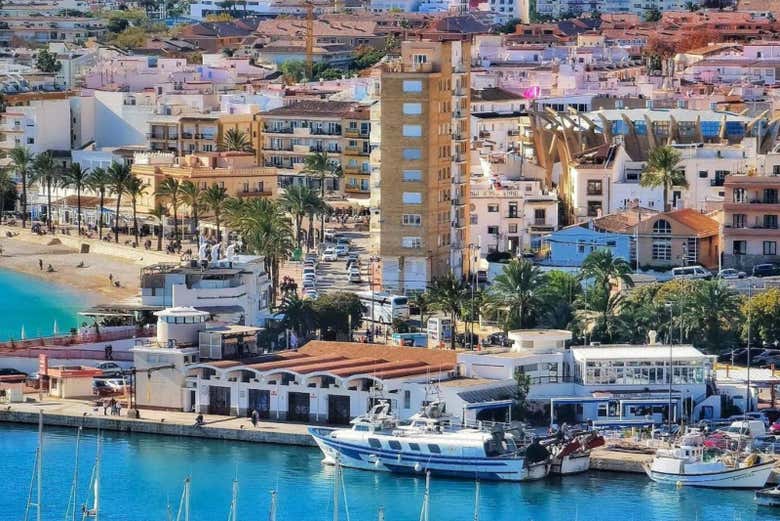 Panorámica de Aduanas del Mar en un día soleado