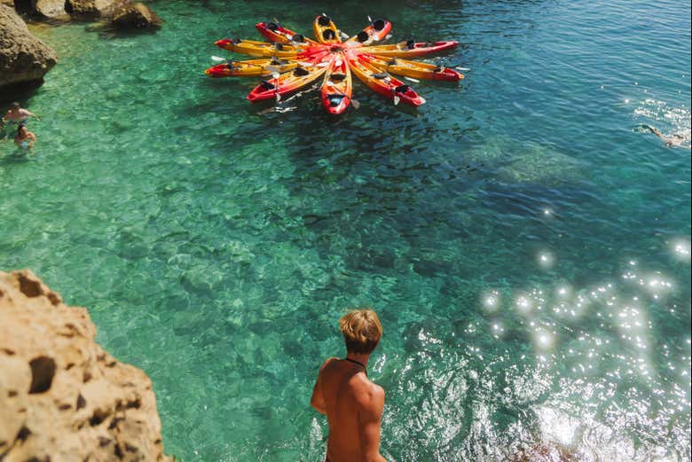 Kayaks en la Cala Tango