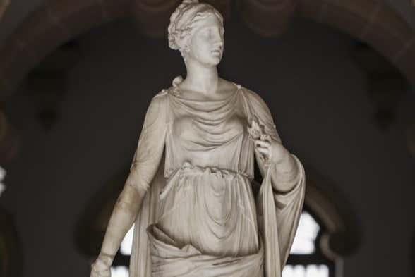 Le sculture del Palazzo Domecq