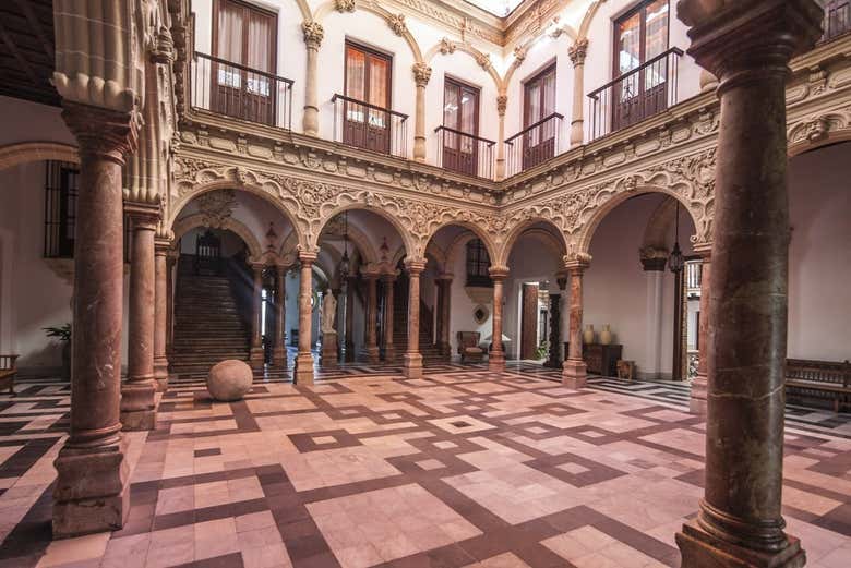 Cortile barocco del palazzo