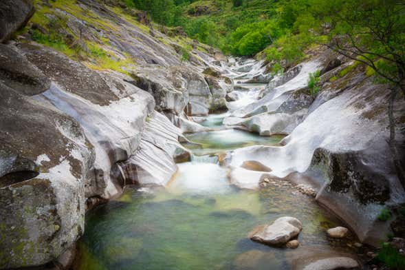 Tour en 4x4 por las piscinas naturales de la Garganta de los Infiernos