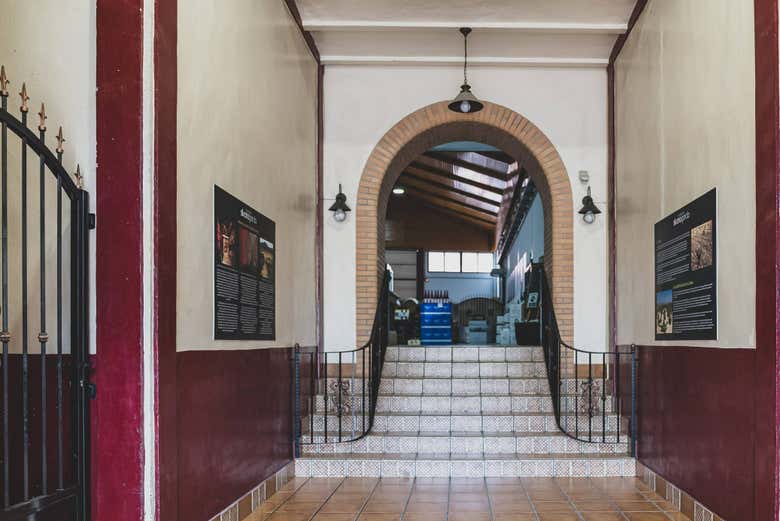 Entrée de la cave à vin