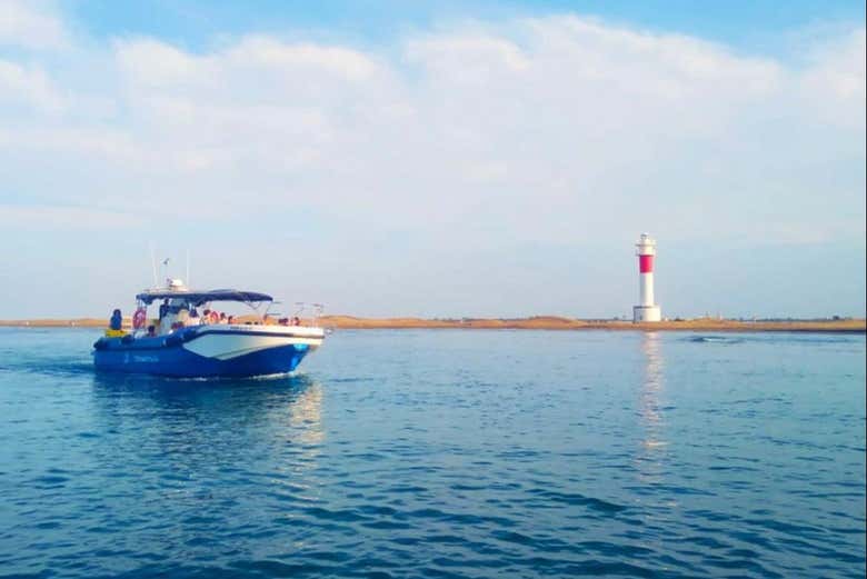 Percorrendo a costa de L'Ampolla de barco