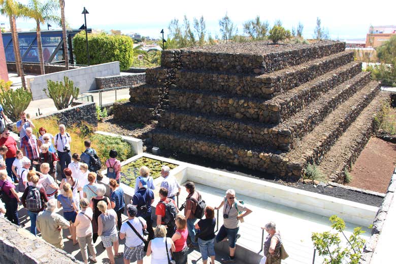 Visitando las pirámides de Güimar