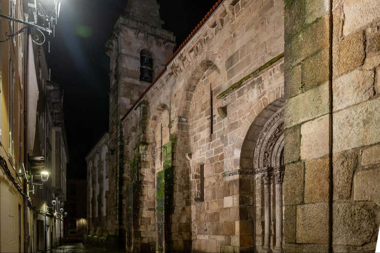 Façades des bâtiments de nuit