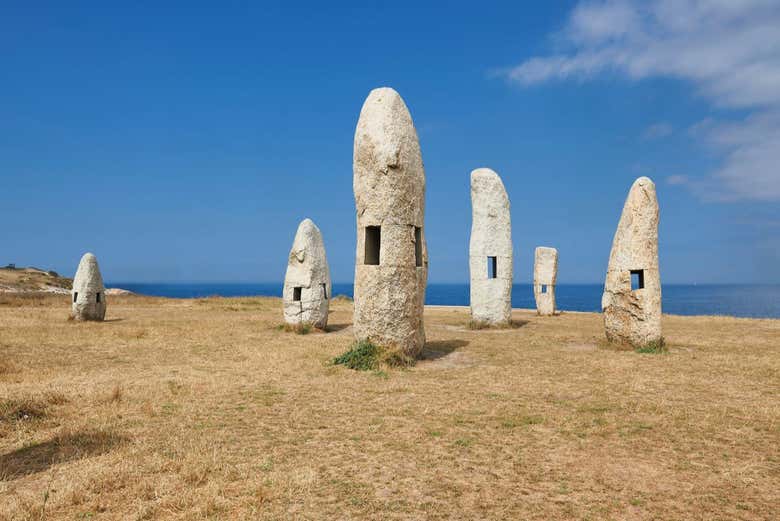 Bloques en forma de menhirs