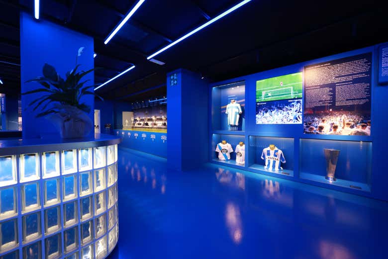 Una de las salas del museo del RCD A Coruña