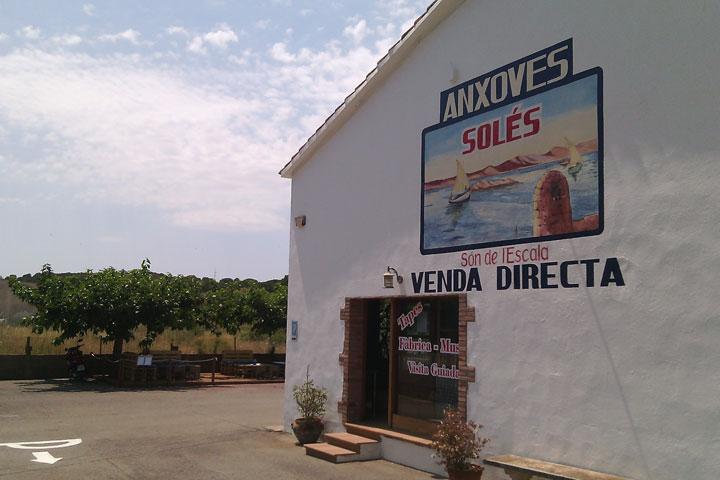 Entrada a la Fábrica-Museo de anchoas Solés