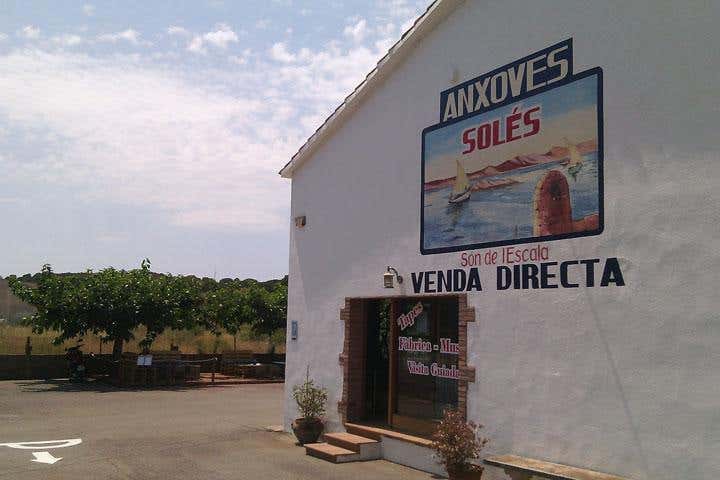 Entrada a la Fábrica-Museo de anchoas Solés