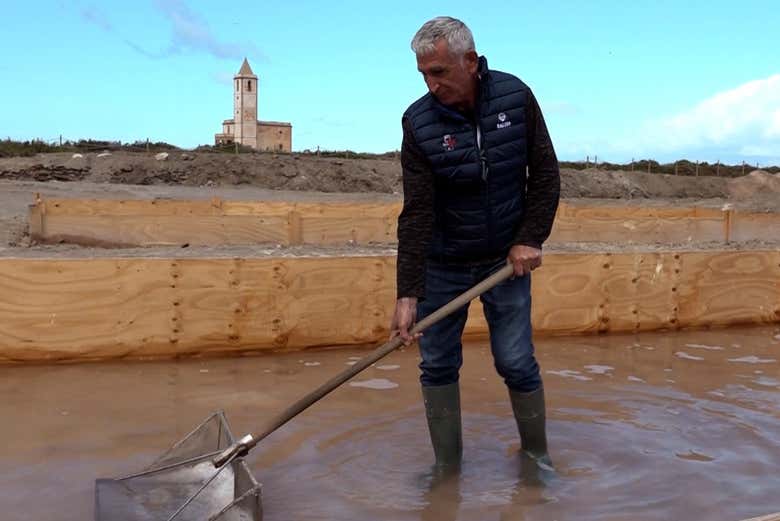 Veremos como se trabalha nas salinas de Cabo de Gata