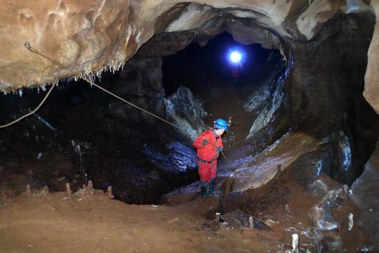 Intérieur de la grotte d'Udias