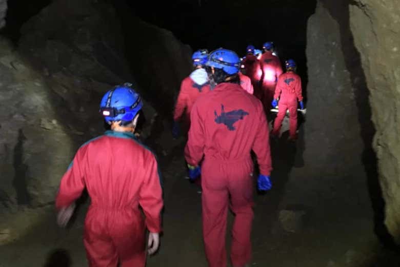 Route à travers les anciennes mines d'Udias