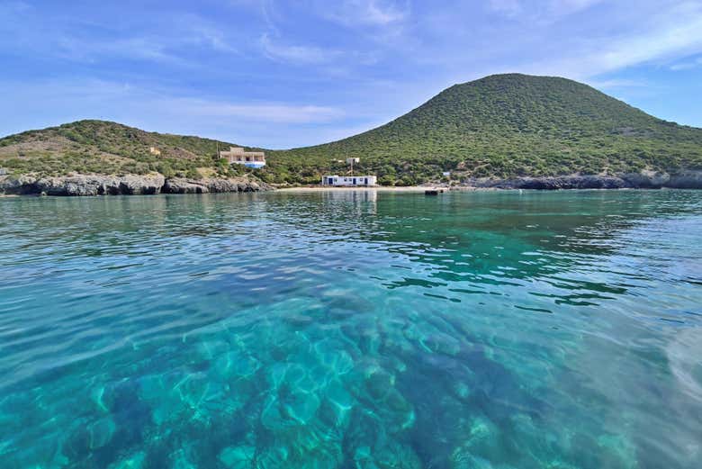 Aguas cristalinas de la Isla Grosa