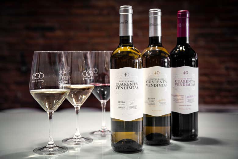 Trois variétés de vin Cuatro Rayas
