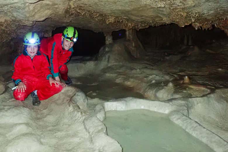 Lagunas dentro de la cueva