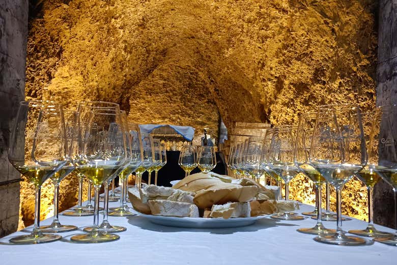 Dégustation de vin dans la cave