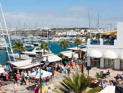 Blanca Beach street market