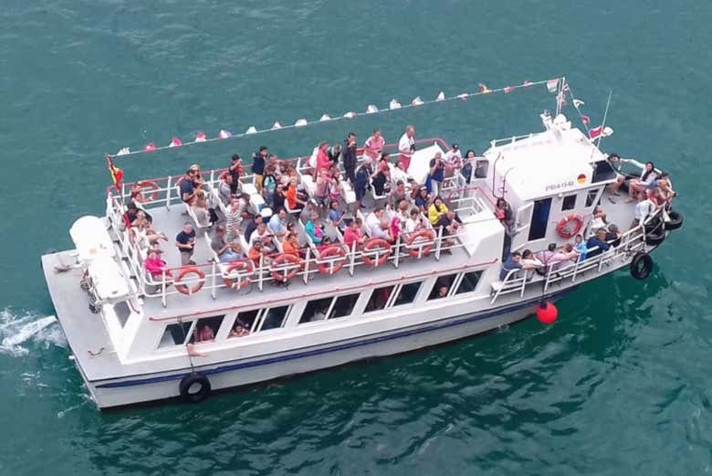 Barco turístico de Laredo