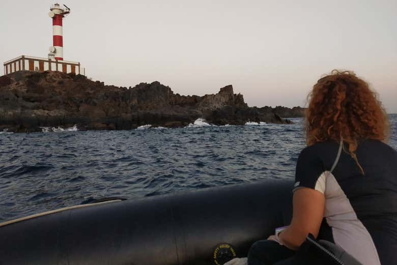 Contemplando el faro Punta de Rasca