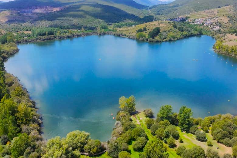 Discover the lakes formed by ancient Roman mining works